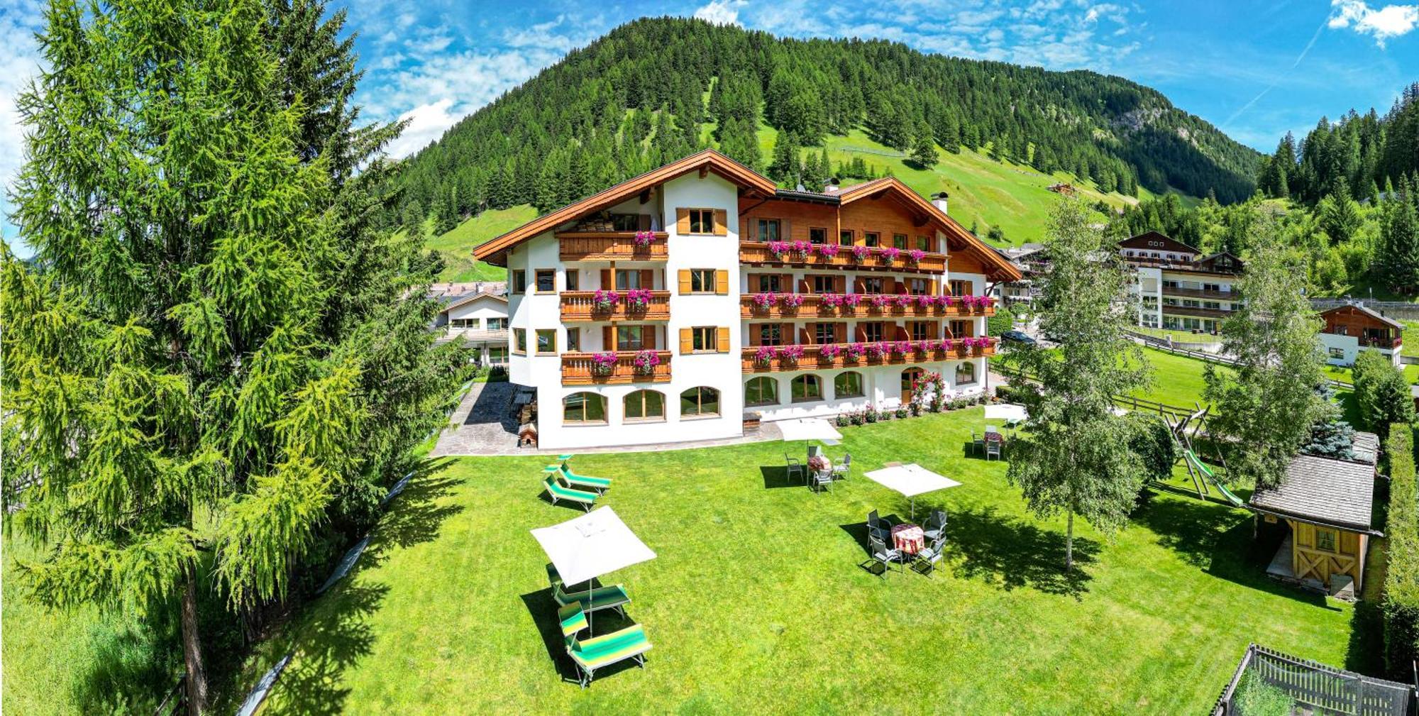 Hotel Jagdhof Selva di Val Gardena Exterior foto